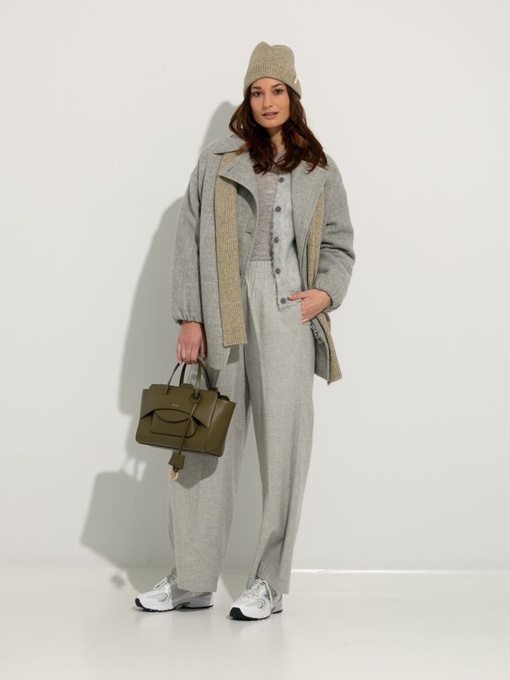 Dames shop the look van Barts, Duno, New Balance, Club L'Avenir en Rabens Winter 2025 shoot 4