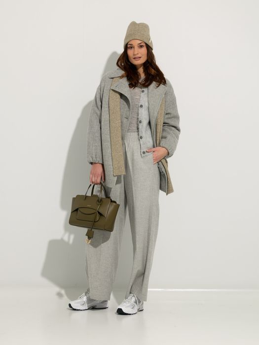 Dames shop the look van Barts, Duno, New Balance, Club L'Avenir en Rabens Winter 2025 shoot 4