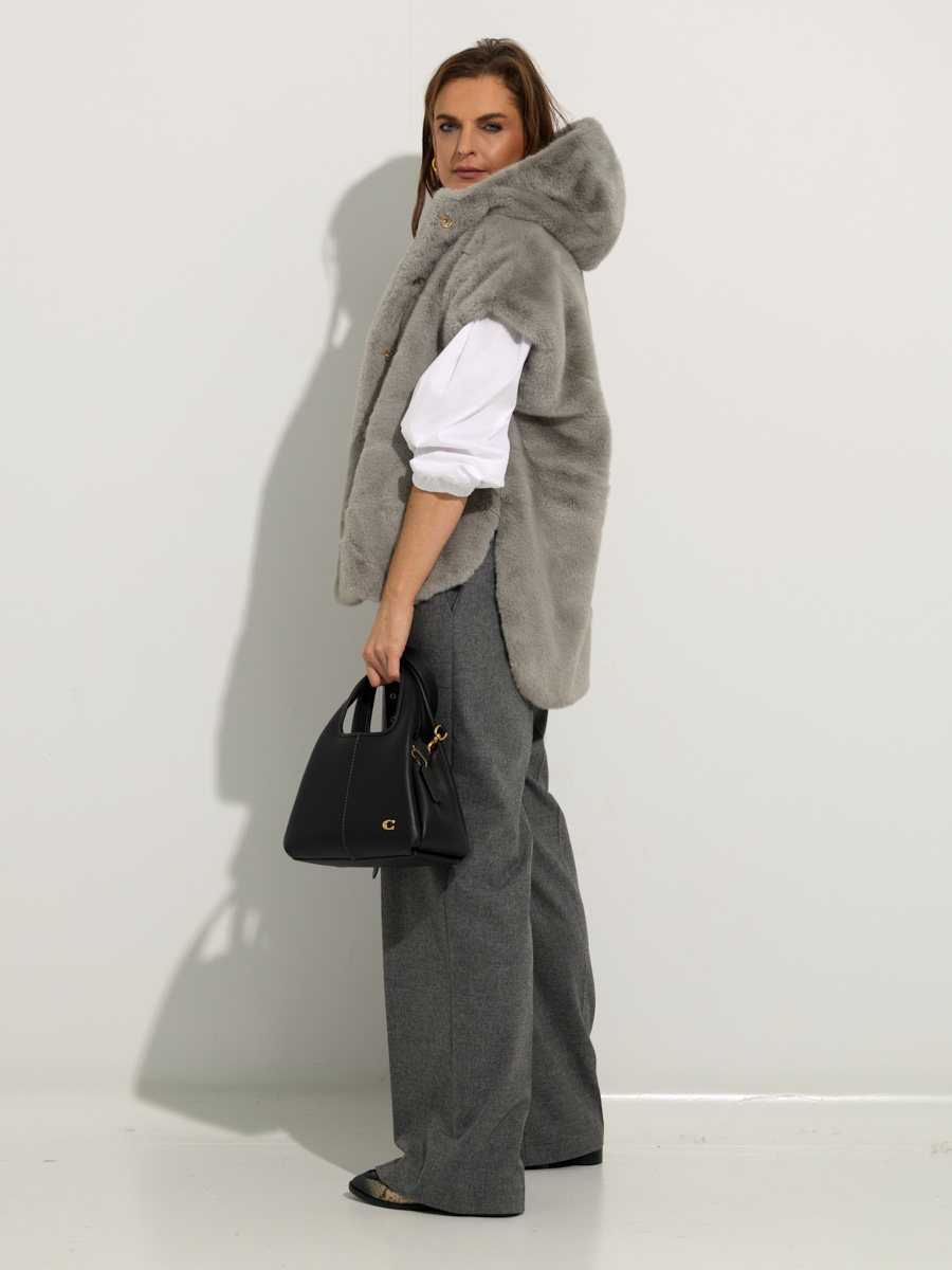 Dames shop the look van Due Amanti, Pertini en Coach Winter 2025 shoot 4