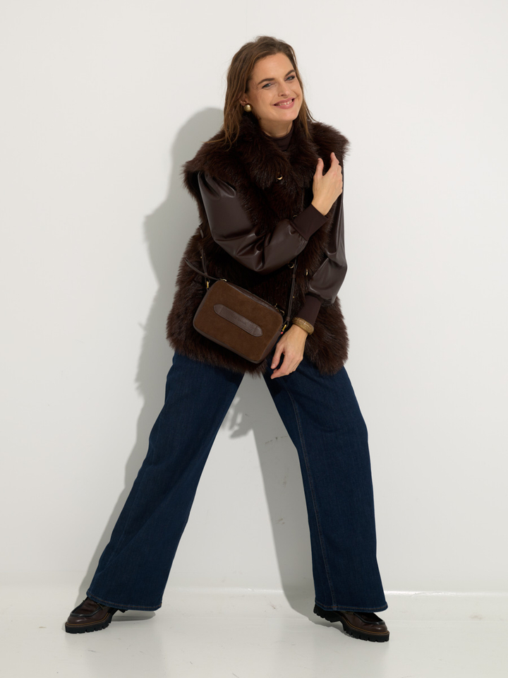 Dames shop the look van Marie Martens, Studio Anneloes, Urbancode en Posa Winter 2025 shoot 4