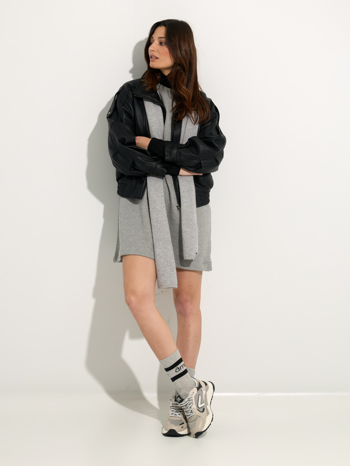 Dames shop the look van Essentiel, Les Soeurs, HUB, Ame, Suncoo en Twns Winter 2025 shoot 4