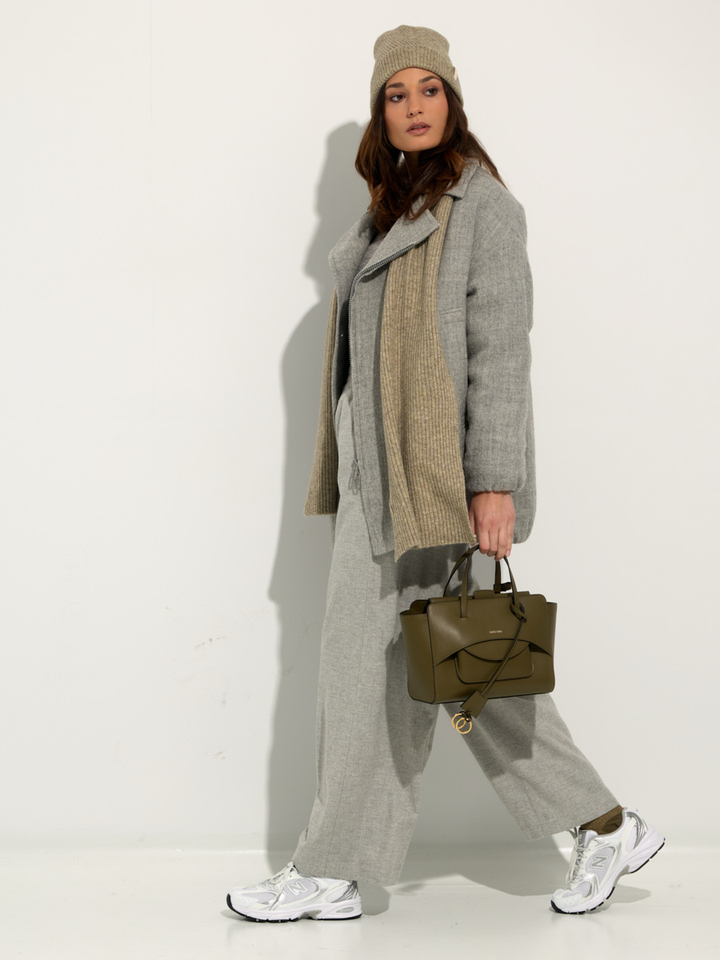 Dames shop the look van Barts, Duno, New Balance, Club L'Avenir en Rabens Winter 2025 shoot 4