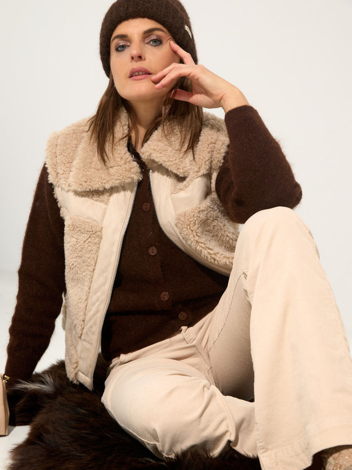Dames shop the look van Abro, Barts, Minus, Para Mi, Rails, Gabor en Twns Winter 2025 shoot 4