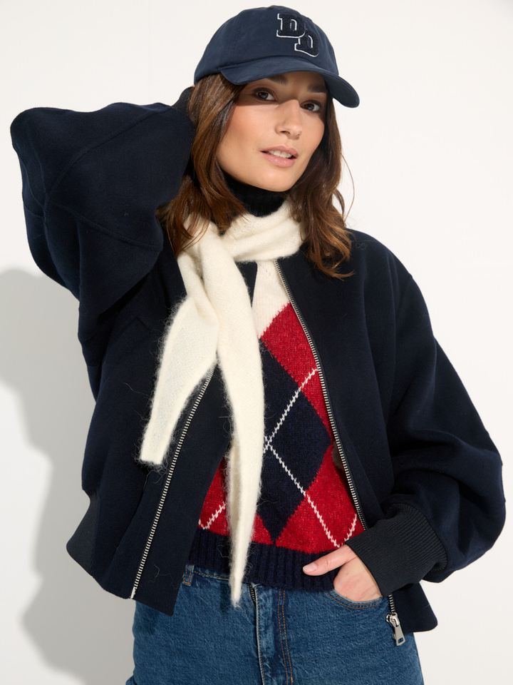 Dames shop the look van Essentiel, K&J, Munthe, Numph, Pertini, Semicouture en DouDoun Winter 2025 shoot 4