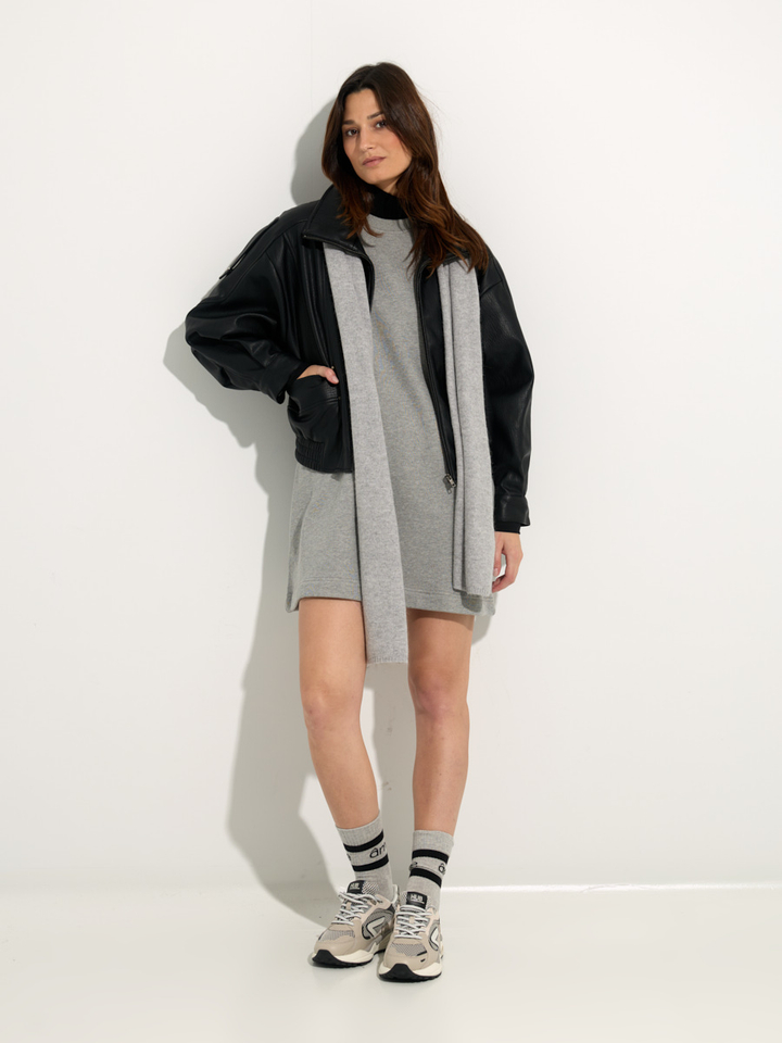 Dames shop the look van Essentiel, Les Soeurs, HUB, Ame, Suncoo en Twns Winter 2025 shoot 4
