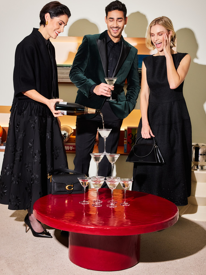 Dames shop the look van Lola Cruz, Zarina Rouge en Stine Goya Winter 2025 party campagne