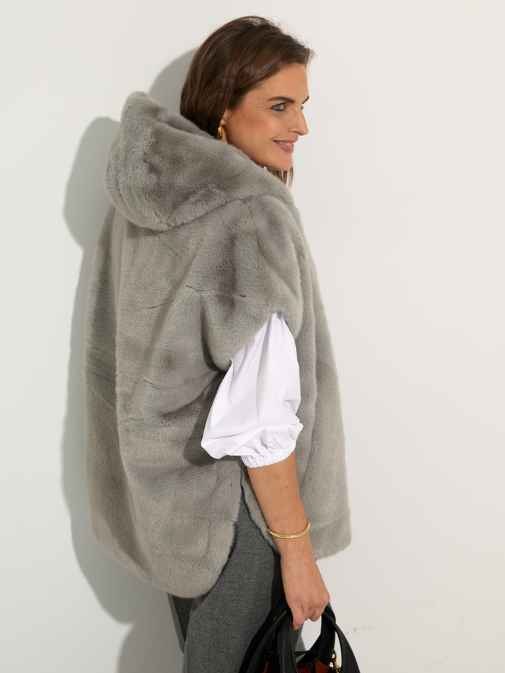 Dames shop the look van Due Amanti, Pertini en Coach Winter 2025 shoot 4