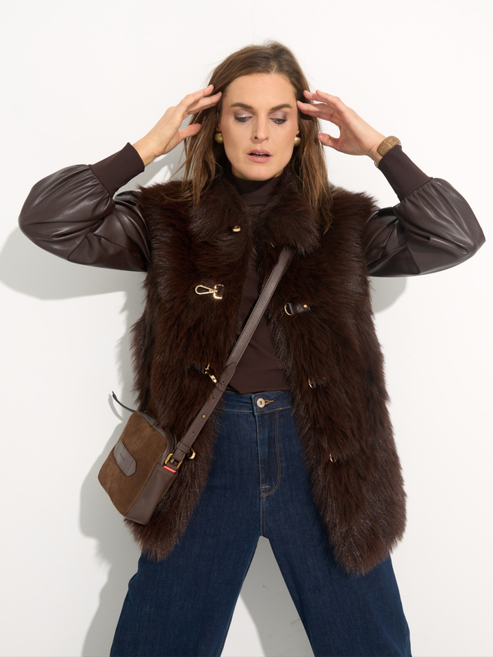 Dames shop the look van Marie Martens, Studio Anneloes, Urbancode en Posa Winter 2025 shoot 4
