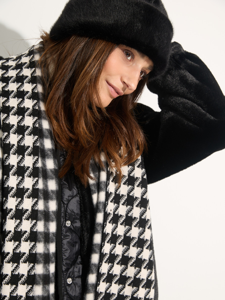 Dames shop the look van Barts, For all Mankind, Kennel + Schmenger, Liu Jo en Apparis Winter 2025 shoot 4