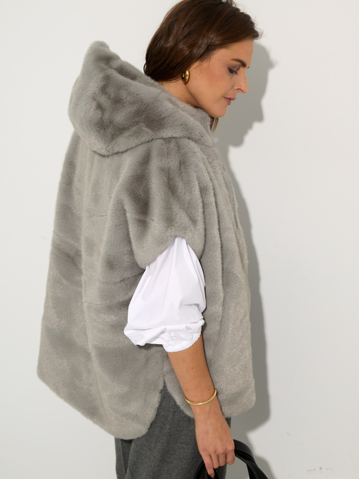 Dames shop the look van Due Amanti, Pertini en Coach Winter 2025 shoot 4