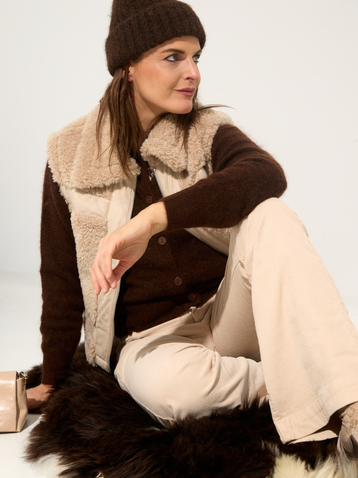 Dames shop the look van Abro, Barts, Minus, Para Mi, Rails, Gabor en Twns Winter 2025 shoot 4