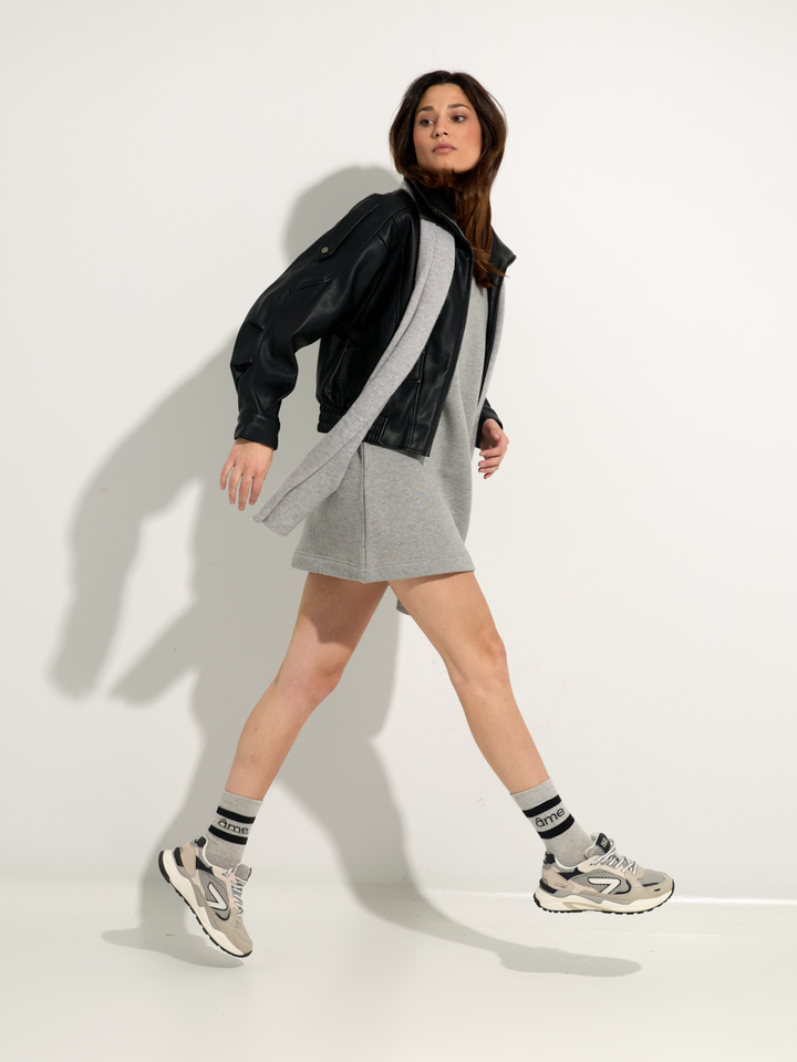 Dames shop the look van Essentiel, Les Soeurs, HUB, Ame, Suncoo en Twns Winter 2025 shoot 4