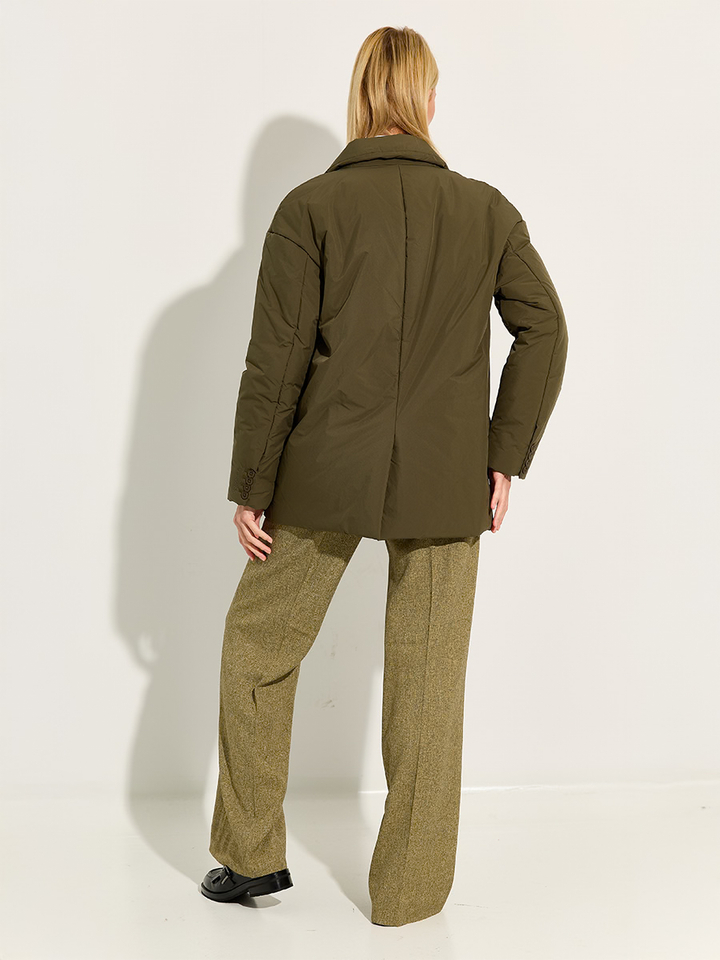 Dames shop the look van Baum und pferdgarten, Semicouture en Trumans Winter 2025 shoot 3