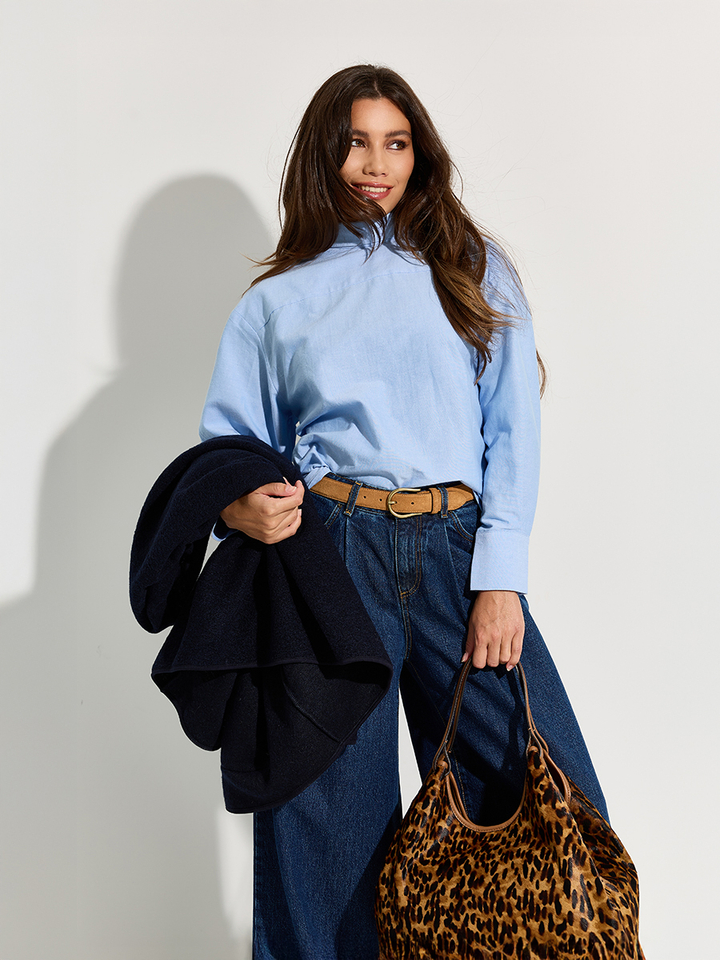 Dames shop the look van Des Petits Hauts, Gianni Charini, K&J, Scholl Iconic, Noir 'n' Blue, Ame en Mrs Hosiery winter 2025 shoot 2