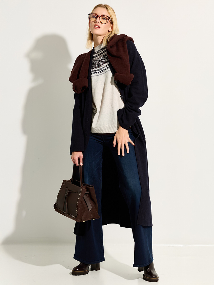 Dames shop the look van K&J, Luisa Cerano, Vanessa Bruno, Mother, Etrier en Trumans Winter 2025 shoot 3