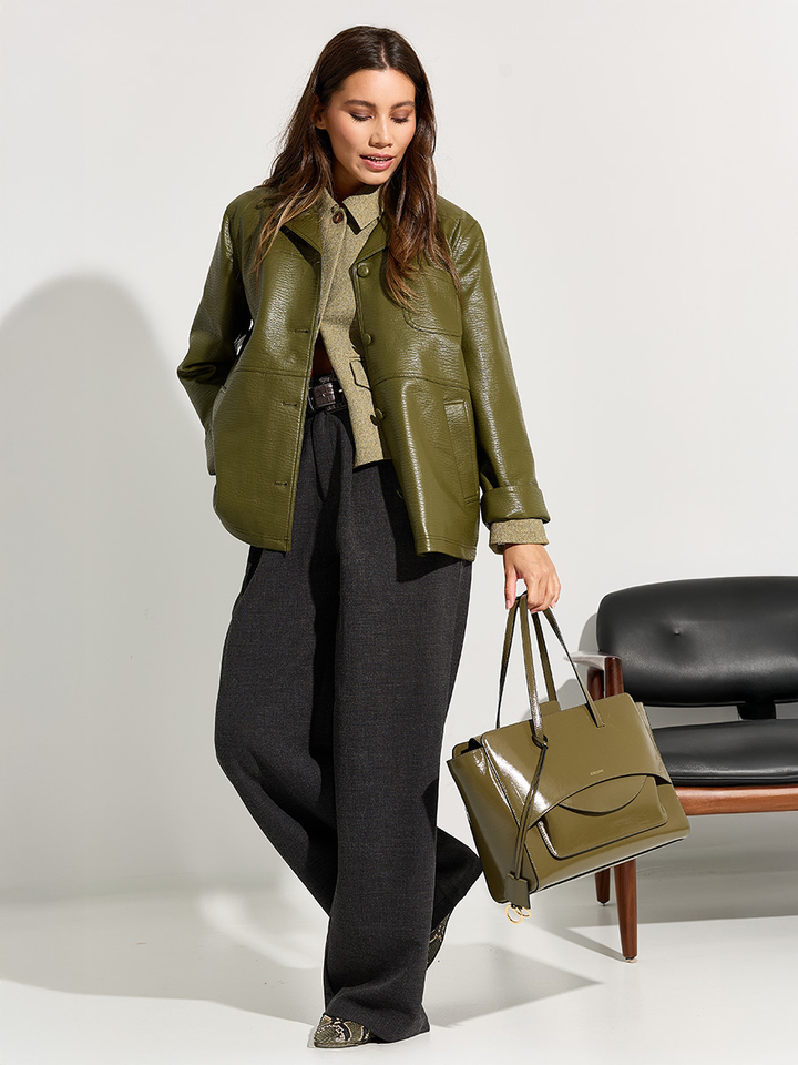 Dames shop the look van Baum und pferdgarten, K&J, Hidesins en Club L'Avenir Winter 2025 shoot 2