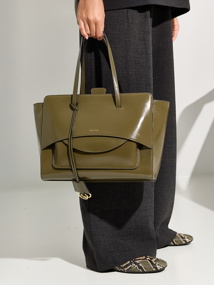 Dames shop the look van Baum und pferdgarten, K&J, Hidesins en Club L'Avenir Winter 2025 shoot 2