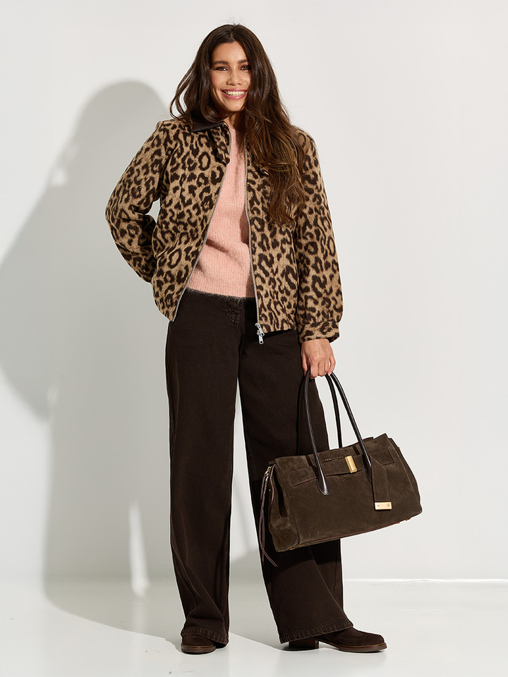 Dames shop the look van Ba&Sh, Baum und pferdgarten, K&J, Pertini, Collectors club en Roberto Festa Winter 2025 shoot 2