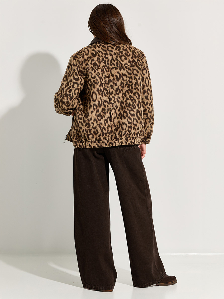 Dames shop the look van Ba&Sh, Baum und pferdgarten, K&J, Pertini, Collectors club en Roberto Festa Winter 2025 shoot 2