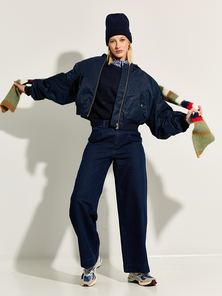 Dames shop the look van Barts, Bellerose, Frnch, Neo Noir en Etonic Winter 2025 shoot 3
