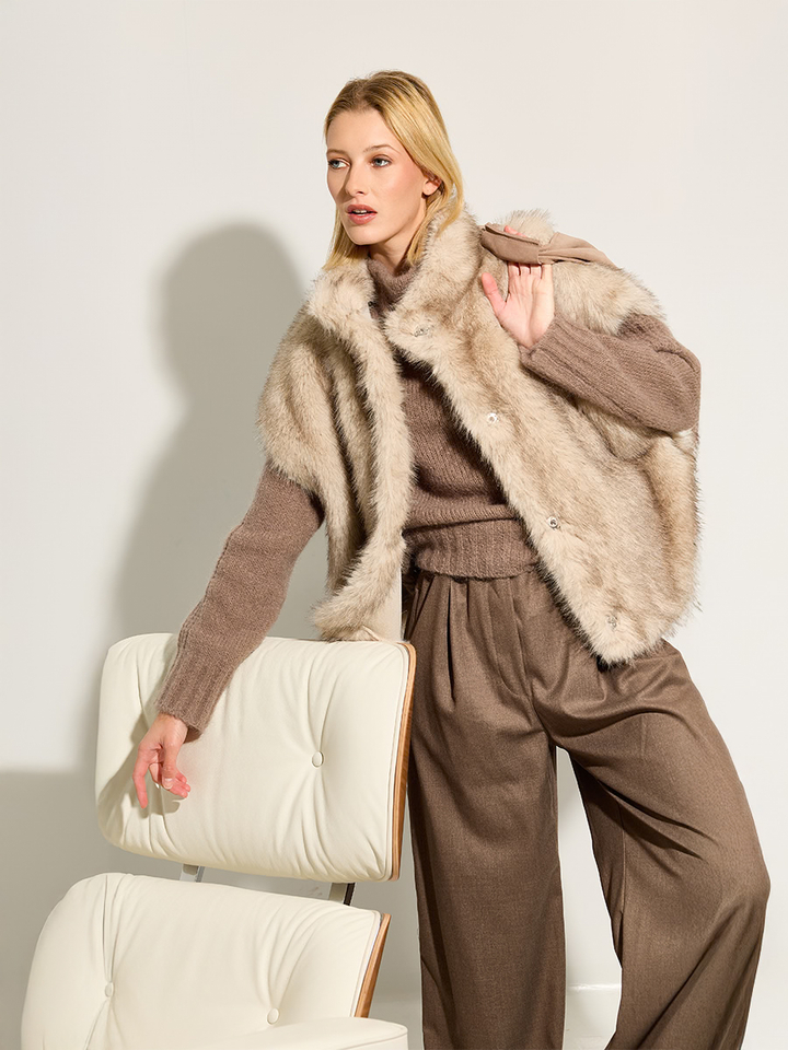 Dames shop the look van By Bar, Maison Anje, Neo Noir en New Balance Winter 2025 shoot 3