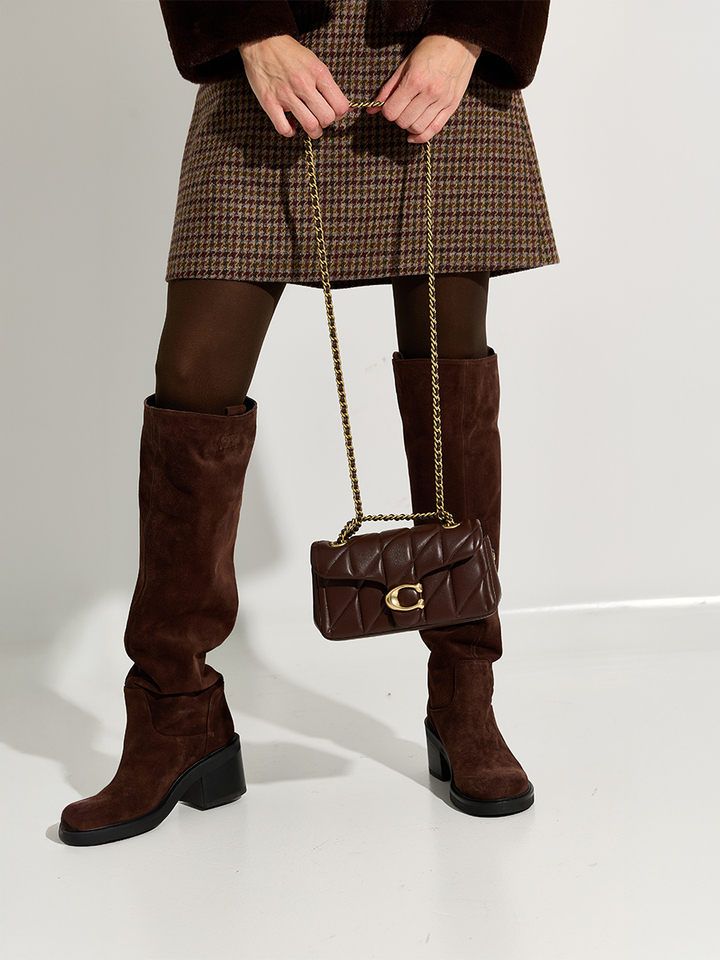 Dames shop the look van Max Mara Weekend, Oakwood, Coach en Twins Winter 2025 shoot 2