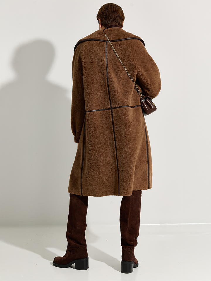 Dames shop the look van Max Mara Weekend, Oakwood, Coach en Twins Winter 2025 shoot 2