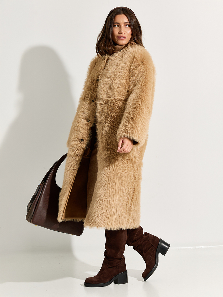 Dames shop the look van Kocca, Coach, Urbancode en Rotue Winter 2025 shoot 2