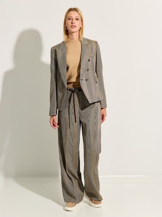 Dames shop the look van Alexander Smith, Josh V en Kocca Winter 2025 shoot 3