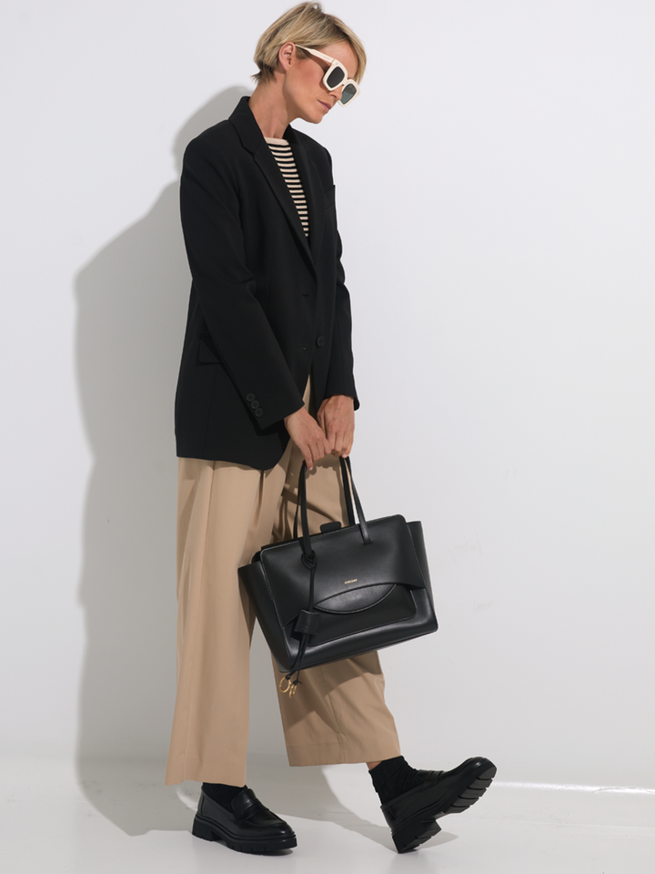 Dames shop the look van Beck Sondergaard, Catwalk, K&J, Max Mara Weekend, Claris Virot en Hidesins Winter 2025