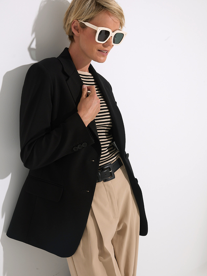 Dames shop the look van Beck Sondergaard, Catwalk, K&J, Max Mara Weekend, Claris Virot en Hidesins Winter 2025