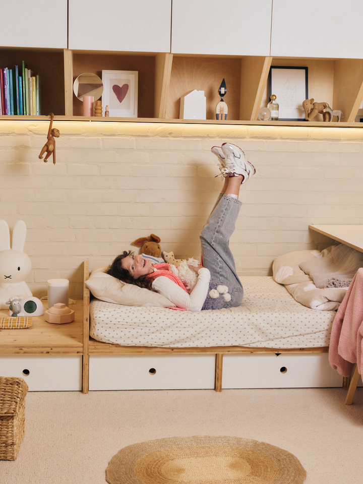 Dames & kids | shop the look van AO76, New Balance, K-Way, Bellerose, Mercer, Pinko, Les tricots de lea, Essentiel en Psophia | Winter '26 | Back to School