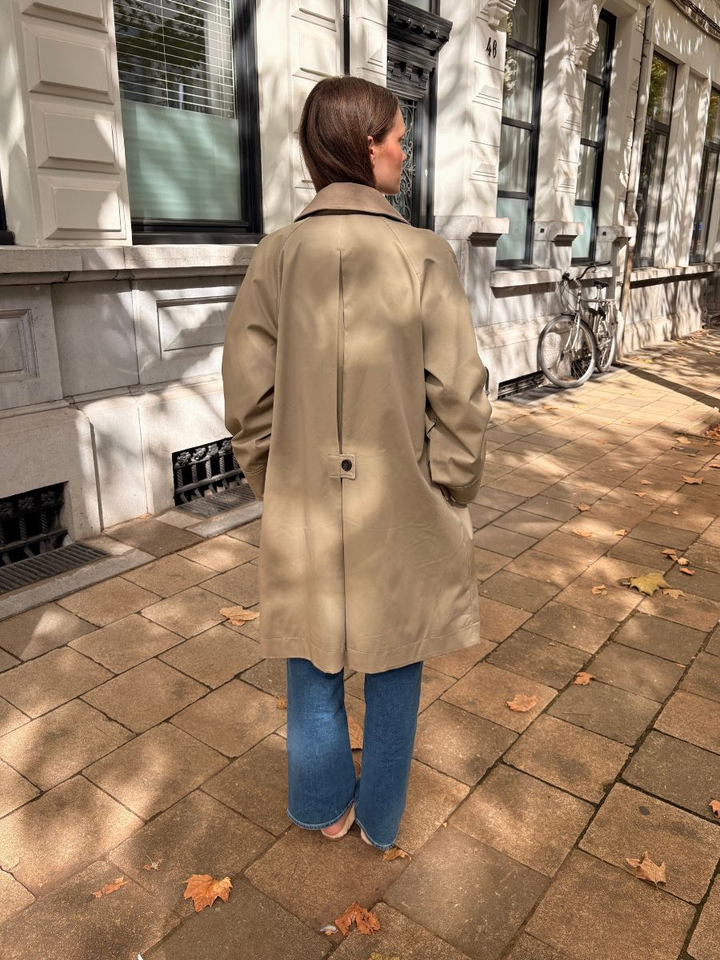 Dames | shop the look van Baum und Pferdgarten, Withblack, Posa en For all mankind | Winter '26 | Deleye Creators FW26