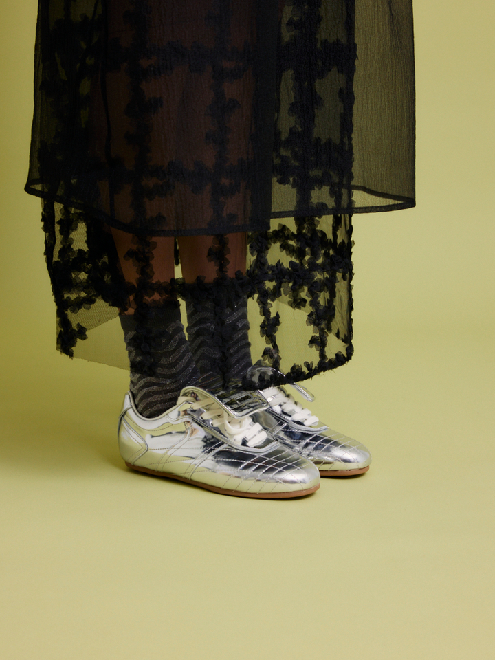 Dames shop the look van Baum und pferdgarten, Beck Sondergaard, Kaai, Stine Goya en Alohas Zomer 2026 shoot 1