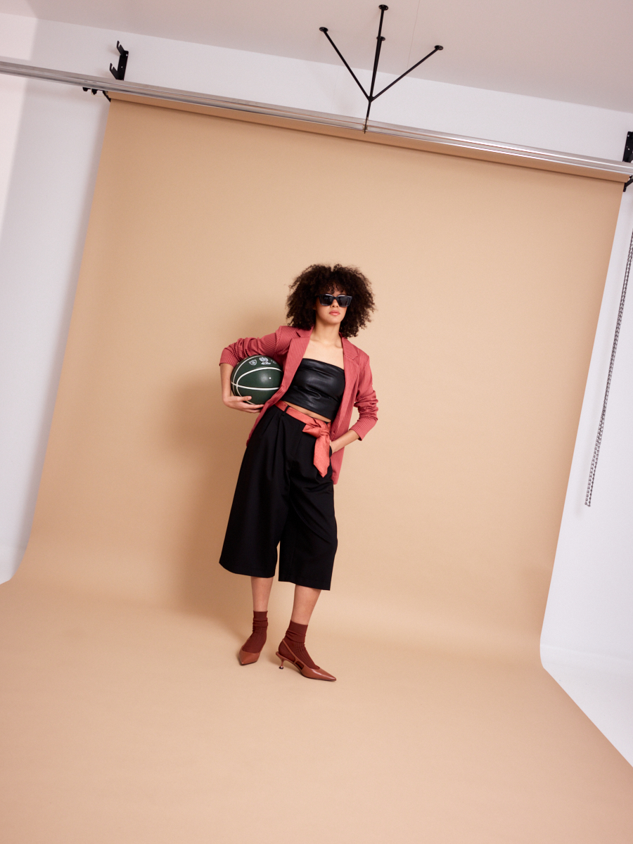 Dames shop the look van Ichi, Komono, Les deux, Lola Cruz, Imperial en Hidesins Zomer 2026 shoot 2