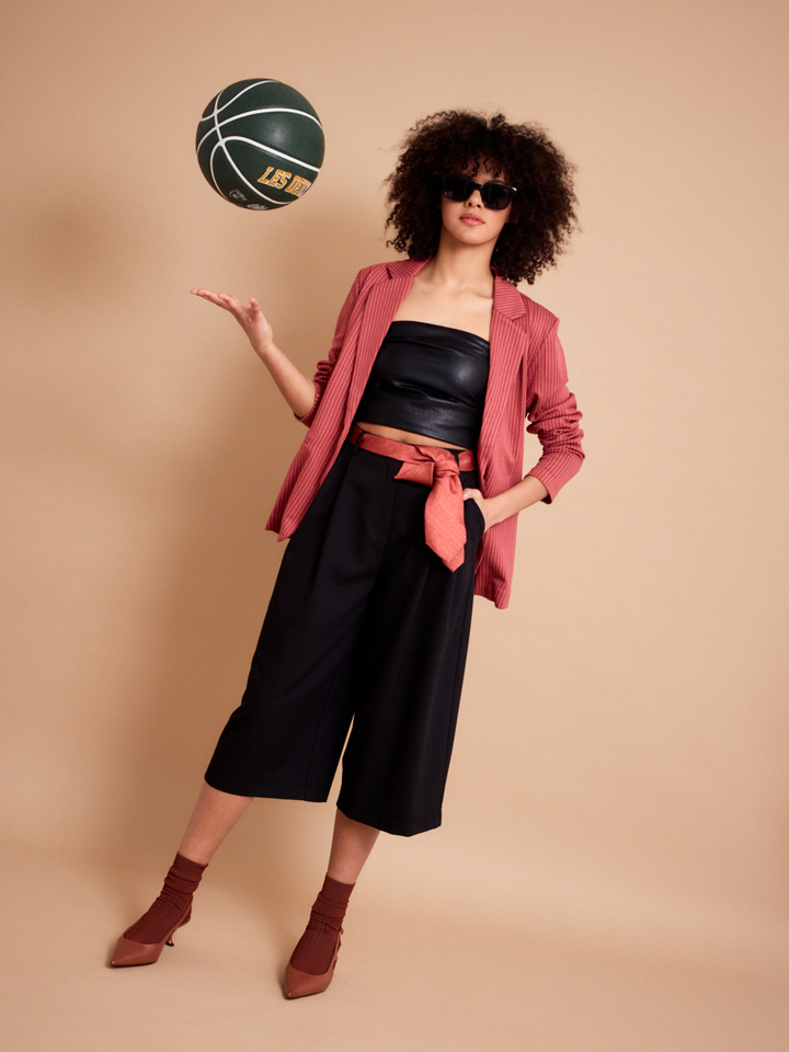 Dames shop the look van Ichi, Komono, Les deux, Lola Cruz, Imperial en Hidesins Zomer 2026 shoot 2