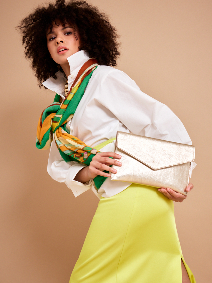 Dames shop the look van Essentiel, Lola Cruz, Scarf, Iro, Twins en Etrier Zomer 2026 shoot 2