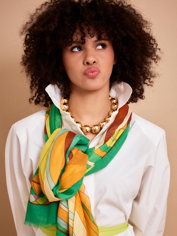 Dames shop the look van Essentiel, Lola Cruz, Scarf, Iro, Twins en Etrier Zomer 2026 shoot 2