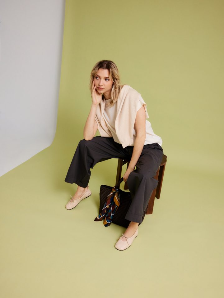 Dames shop the look van Bellerose, K&J, Les Cordes en Soeur Zomer 2026 shoot 1