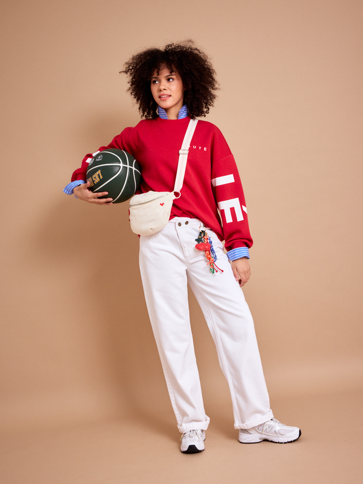 Dames shop the look van Bellerose, By Bar, Indee, Hidesins en New Balance Zomer 2026 shoot 2