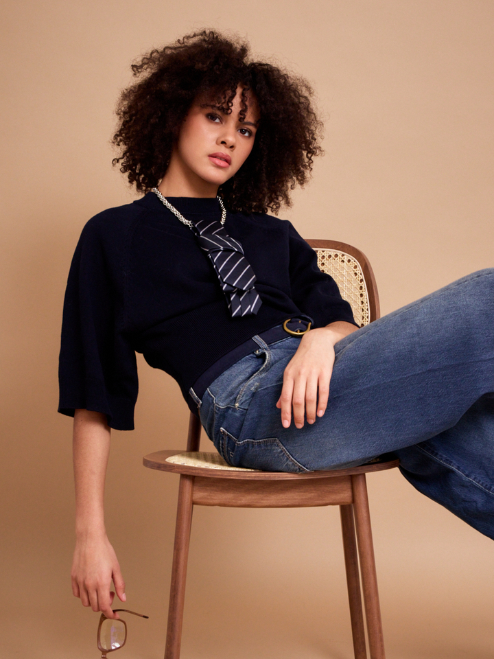 Dames shop the look van Bellerose, Hugo Boss, K&J, Clio Goldbrenner, Noir 'n' Blue en New Balance Zomer 2026 shoot 2