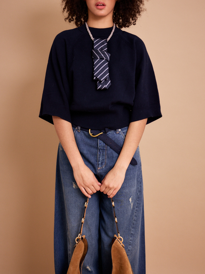 Dames shop the look van Bellerose, Hugo Boss, K&J, Clio Goldbrenner, Noir 'n' Blue en New Balance Zomer 2026 shoot 2