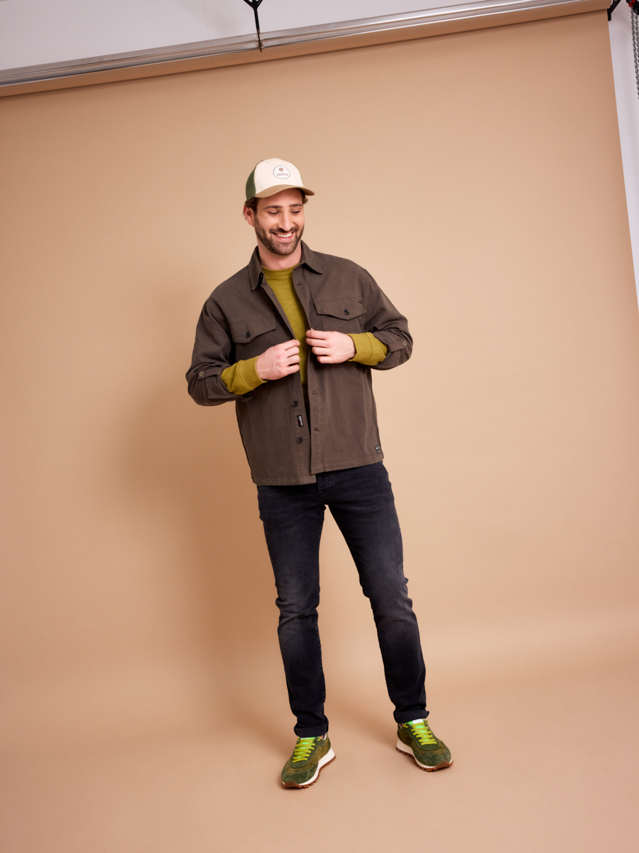 Heren shop the look van Faguo en Scotch & Soda Zomer 2026 shoot 2