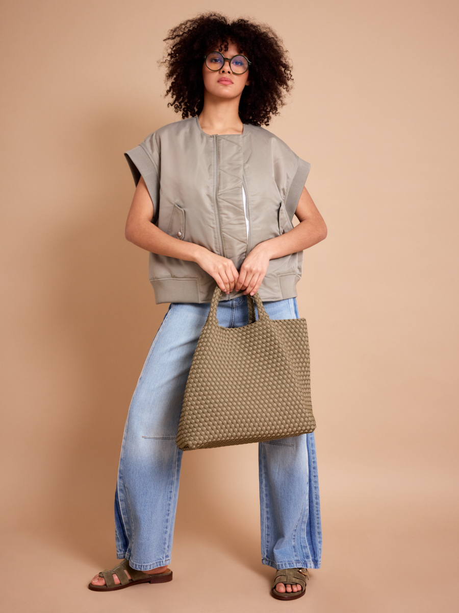 Dames shop the look van Bellerose, K&J, Les Venues, Munthe en Marrea Zomer 2026 shoot 2