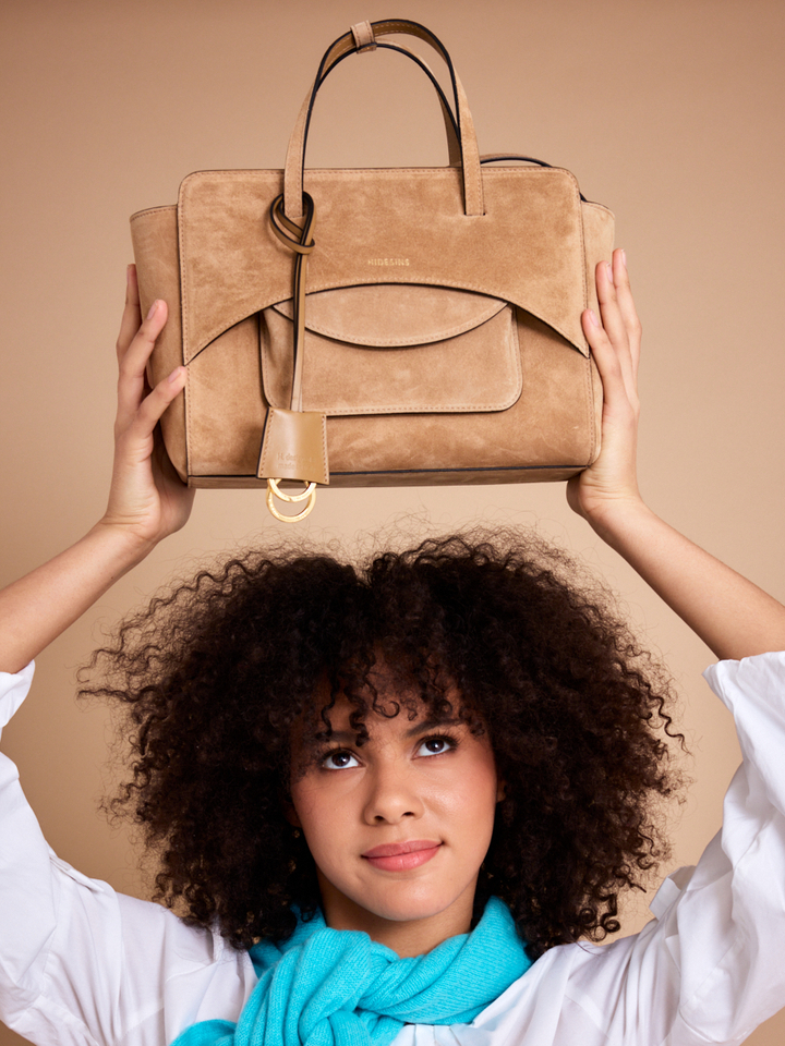 Dames shop the look van K&J, Munthe, Haikure en Hidesins Zomer 2026 shoot 2