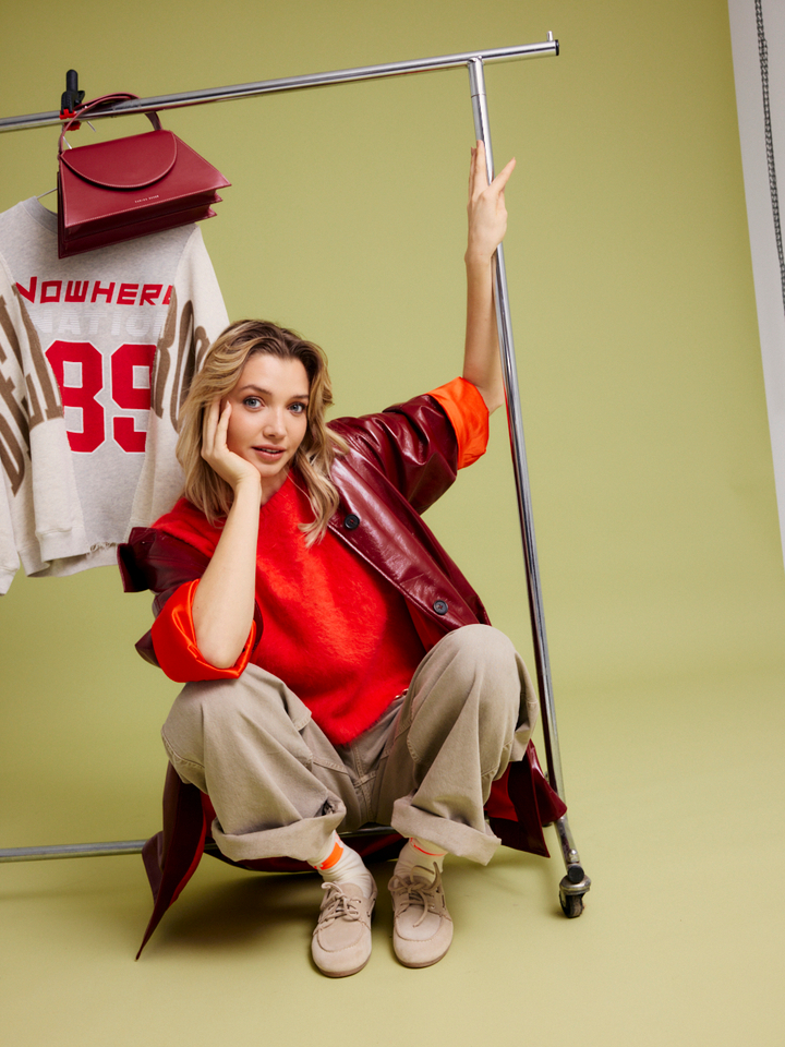 Dames shop the look van Bellerose, K&J, Haikure, Zarina Rouge, Hidesins en Posa Zomer 2026 shoot 1
