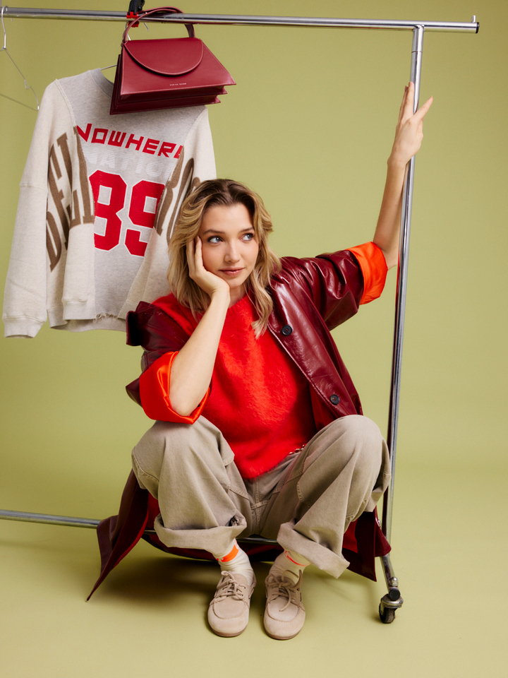 Dames shop the look van Bellerose, K&J, Haikure, Zarina Rouge, Hidesins en Posa Zomer 2026 shoot 1