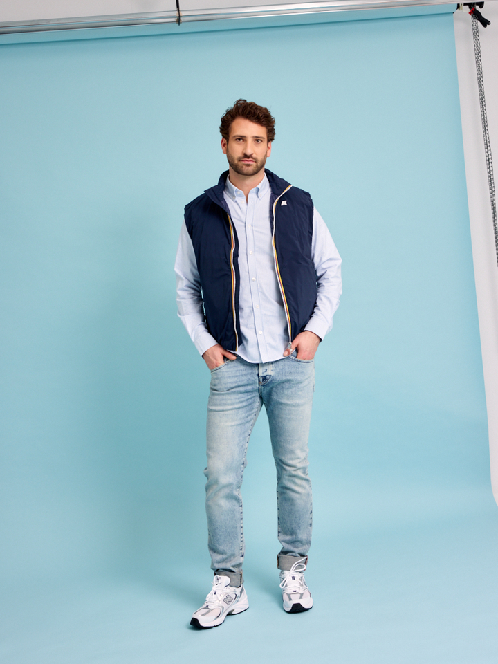 Heren shop the look van K-Way, Les deux, Lyle & Scott, Scotch & Soda en New Balance Zomer 2026 shoot 2