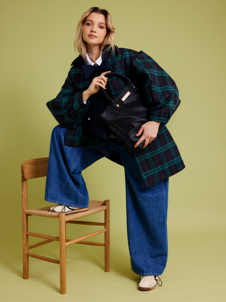 Dames shop the look van Bellerose, Closed, Essentiel, K&J, Clio Goldbrenner en Puraai Zomer 2026 shoot 1