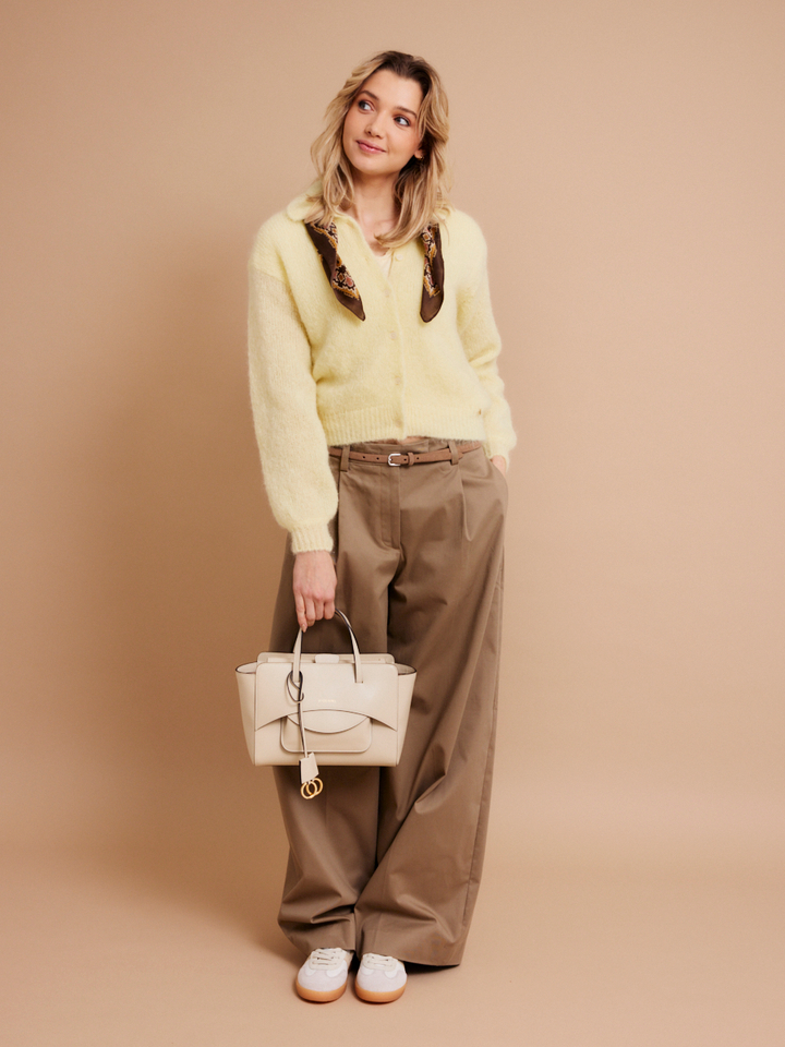 Dames shop the look van American Vintage, Des Petits Hauts, Les Cordes en Hidesins Zomer 2026 shoot 1